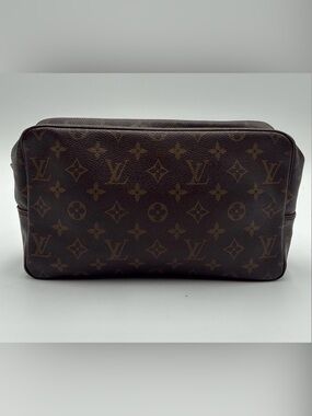 Louis Vuitton Monogram Toiletry Pouch size 28 with COA